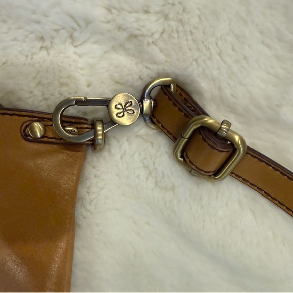 HOBO Crossbody Bag Camel Tan Soft Leather Foldover Clutch Adjustable Strap - Picture 3 of 14